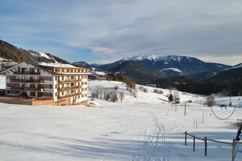 Apartman Panorama, ドノヴァリ エクステリア 写真